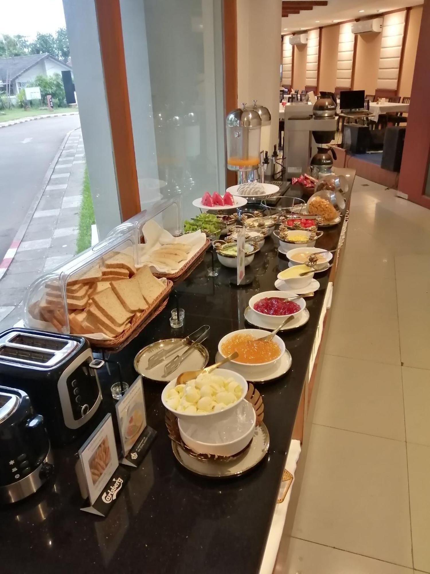 President Hotel Udonthani Екстер'єр фото